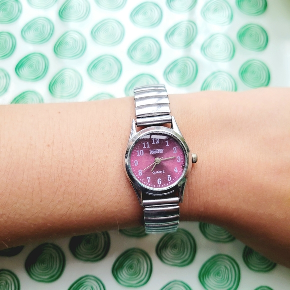 Vintage Featurely Quartz Silver Burgundy Stretch Watch - Picture 3 of 12